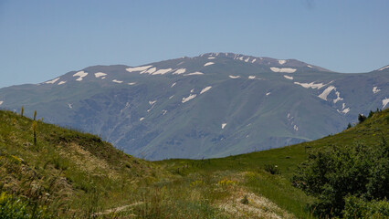 Fototapeta premium view of the mountains