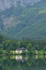 Fototapeta premium Vorderer Langbthsee in Salzkammergut, Österreich