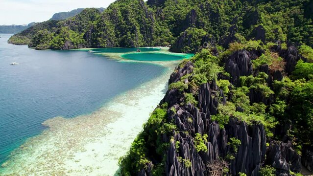 Les philippines nous offre l'un des r&eacute;cifs coraliens les plus beau du monde. Sur mer et dans les air le spectacle est merveilleux. Une piscine naturelle de corail abritant des poissons en tout genre. 