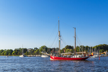 Fototapeta premium Segelschiff auf der Warnow während der Hanse Sail in Rostock
