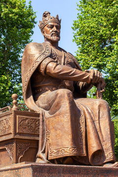 Statue of emperor Amir Timur Tamerlane. Uzbekistan, Samarkand 