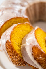 Simple vanilla bundt cake from box cake