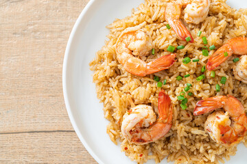 garlic fried rice with shrimps