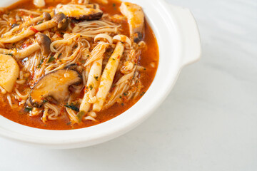 Stir-fried Spicy Mushroom with Tom Yum Soup