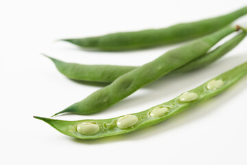 紫いんげん　白背景イメージ