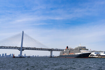 Obraz premium 神奈川県横浜市 豪華客船クルーズ船上から見た風景