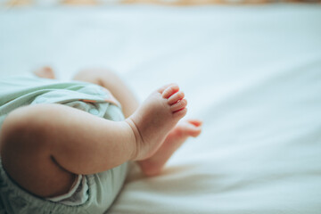 新生児の足