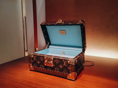 65 Louis Vuitton Luggage Images, Stock Photos, 3D objects, & Vectors