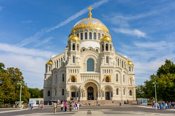 Fototapeta na wymiar Naval Cathedral of Saint Nicholas in Kronstadt, St. Petersburg, Russia 