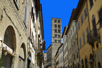 Fototapeta na wymiar Rue médiévale d'Arezzo en Toscane. Italie