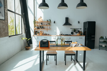  portable power station at home 