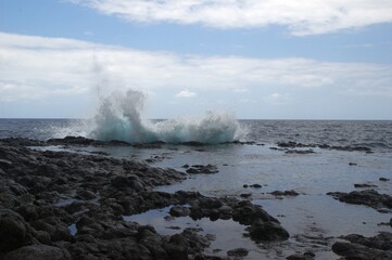 Tobende Brandung an La Palmas Lavaküste