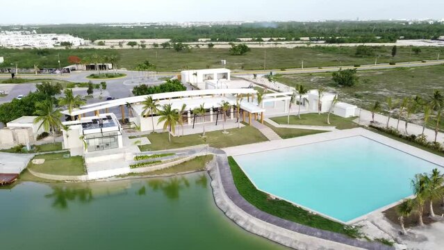 Vista drone panoramica de un complejo urbano para vacacionar en republica dominicana, punta cana.