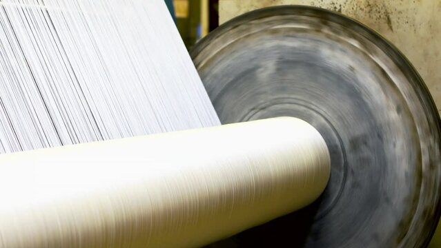 Geo synthetic mesh manufacturing in automated machine, plastic thread manufacturing.