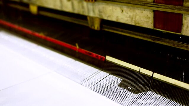 Geo synthetic mesh manufacturing in automated machine, plastic thread manufacturing.