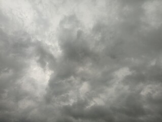 Storm clouds covered the entire sky. The sky is about to storm.
