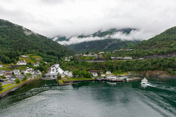 Fototapeta na wymiar Hellesylt - Norwegen