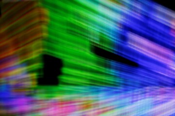 Líneas de luz en movimiento y velocidad con desenfoque, forman rayas y líneas de luz multicolores...