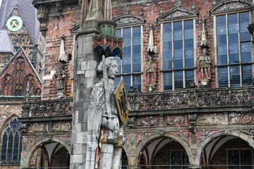 Naklejka premium Market square with Roland statue at Bremen on Germany