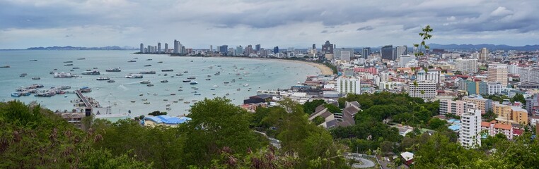 Fototapeta na wymiar Panoramic view of the of Pattaya from a high viewpoint, Thailand 