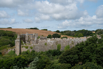 Fototapeta na wymiar Mororbier castle ruin Pembrokeshire