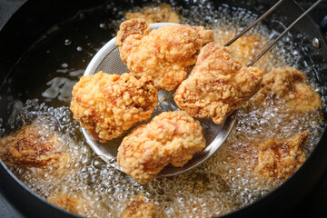 から揚げ 出来立て 4個