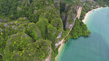Obraz na płótnie Canvas defauHigh-angle view of Auo Rai Ray, Krabi in Thailand. viewpoint to Beautiful scenery view 360 degrees
