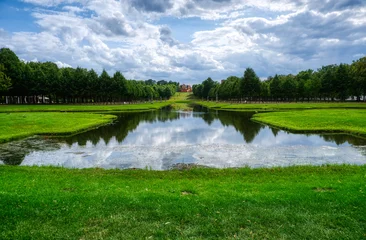 Foto auf Acrylglas Grün Park eines historischen Schlosses in Schwerin