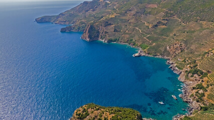 Fototapeta premium Turquoise sea and rocks at Gazipasa Beach.