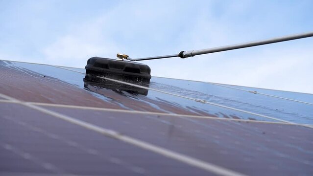 Limpeza e manutenção de Usina Solar em placas solar Fotovoltaico 