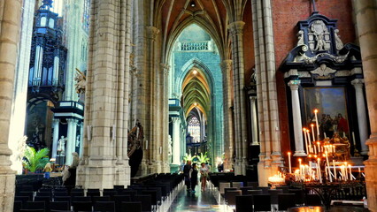 Fototapeta na wymiar sehr schöne Innenausstattung der St. Bavo Kathedrale in Gent in Belgien