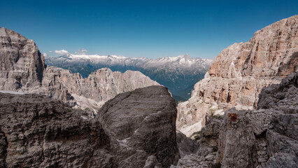 Panorama dolomiti di brenta e ghiacciaio dell'Adamello