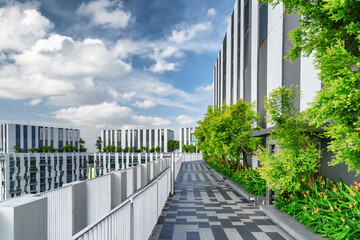 Rooftop garden in Singapore. Scenic outside terrace with park - obrazy, fototapety, plakaty
