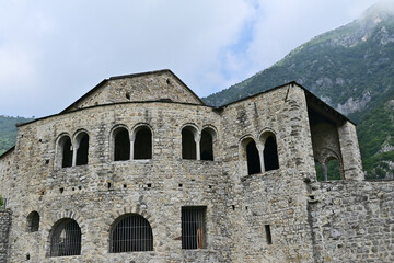 Fototapeta na wymiar Civate, L'abbazia di San Pietro al Monte - Lecco