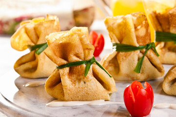 Panqueca  salgada, com tomate