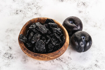 Dry prunes in thw bowl