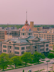 Obraz premium Brown County Courthouse at Dusk