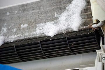 air conditioner cleaning with spray foam cleaner