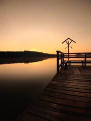 Wschód słońca na Mazurach. Jezioro