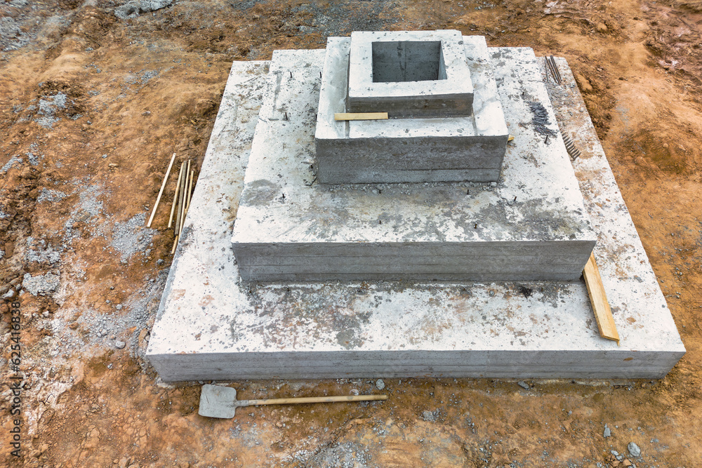 Poster monolithic reinforced concrete foundations for the construction of a large building. rostverk at the