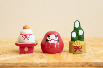 日本のお正月　鏡餅　ダルマ　門松　かわいい年賀状