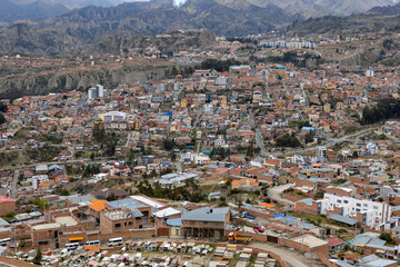 Fototapeta na wymiar View from the scenic road to the landmark Muela del Diablo over the highest administrative capital, the city La Paz and El Alto in Bolivia