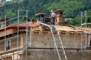 Dacharbeiten und Dachaufzug