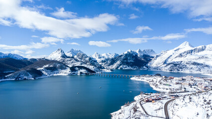 Riaño y su embalse (LEÓN)