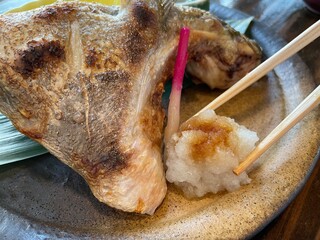 カンパチのカマ塩焼き