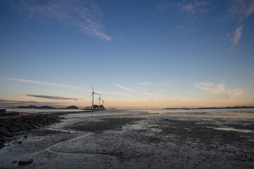 Wind turbine built on the sea