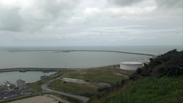 Port p&eacute;trolier d'Antifer en Normanide