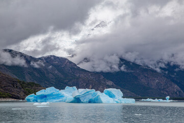 Fototapeta na wymiar Closer view of some beautiful icebergs at Argentino Lake - El Calafate, Argentina 