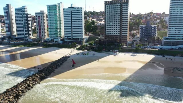 Vista Aerea com Drone da Cidade de Natal no Rio Grande do Norte - Brasil - Praia da Areia Preta