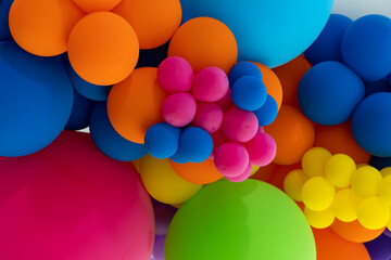 Latex Balloons: These are the most common type and come in a wide range of colors and sizes